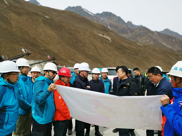 甘孜州委委員、常委、書記沈陽到九石路TJ3標(biāo)檢查指導(dǎo)工作